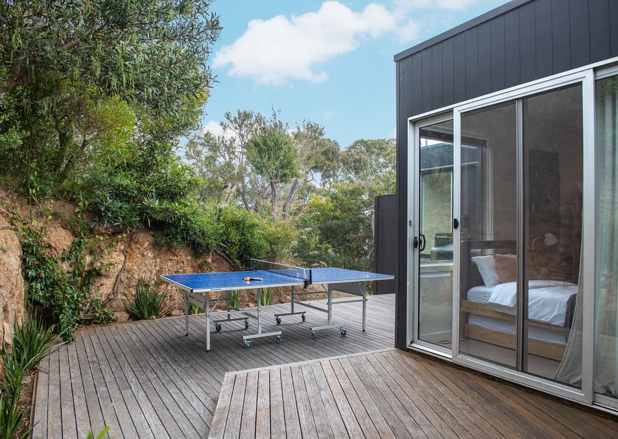 Outdoor ping pong table 