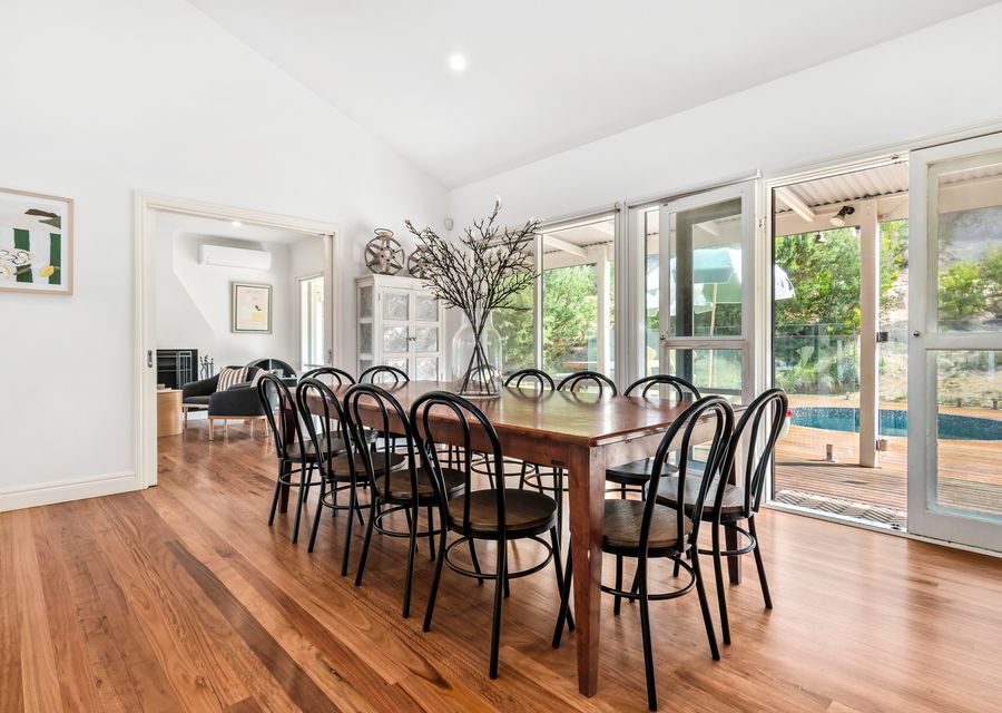 Dining for 12 people 