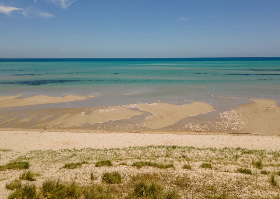 Two minute drive to the beach 