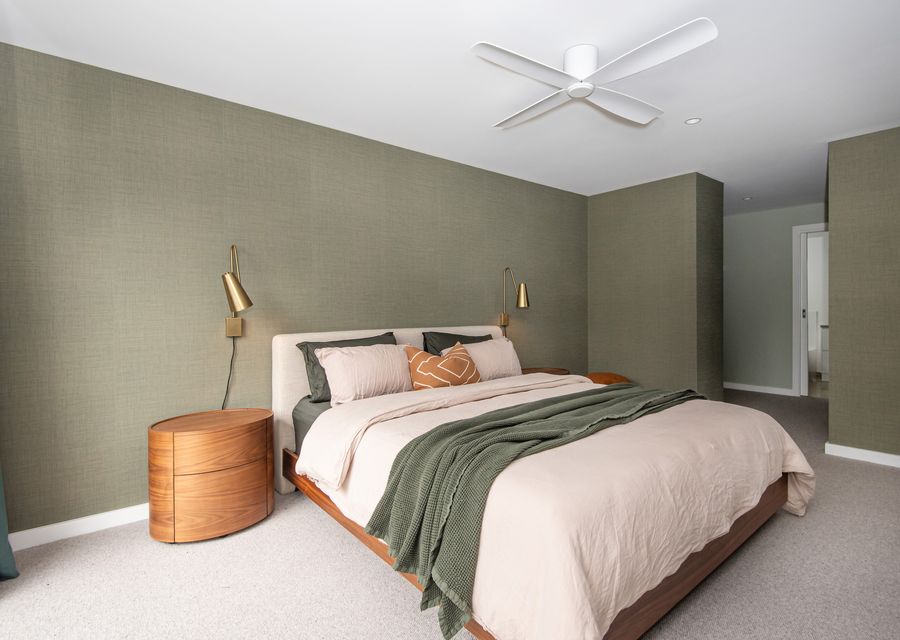 Master suite with ensuite, ceiling fans 