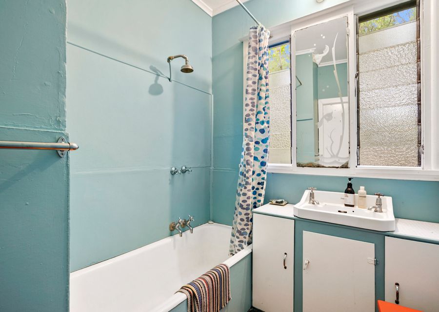 Retrao bathroom 