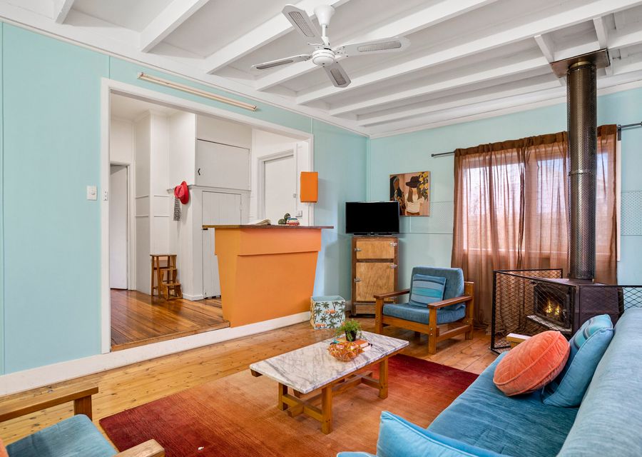 Living room with a fireplace 
