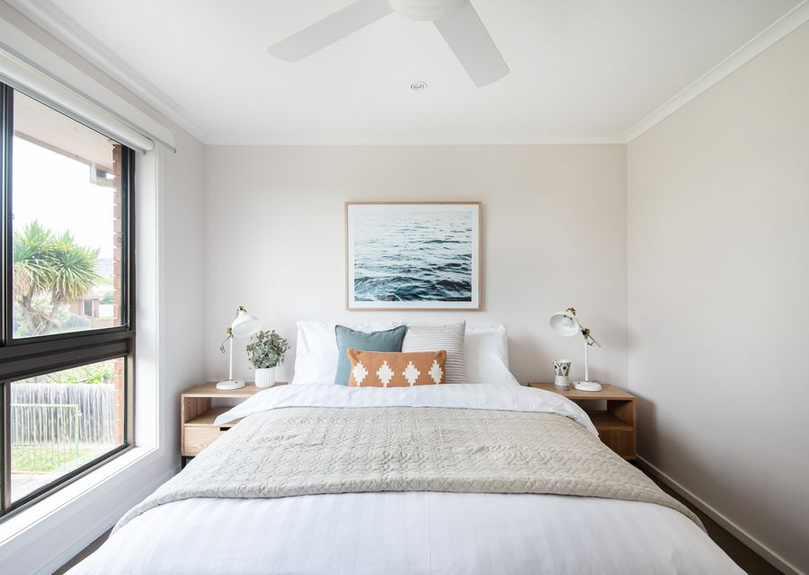 Upstairs bedroom with queen bed 