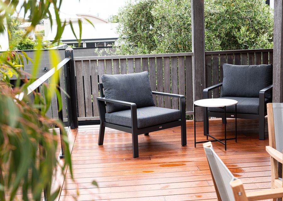 Balcony with seating