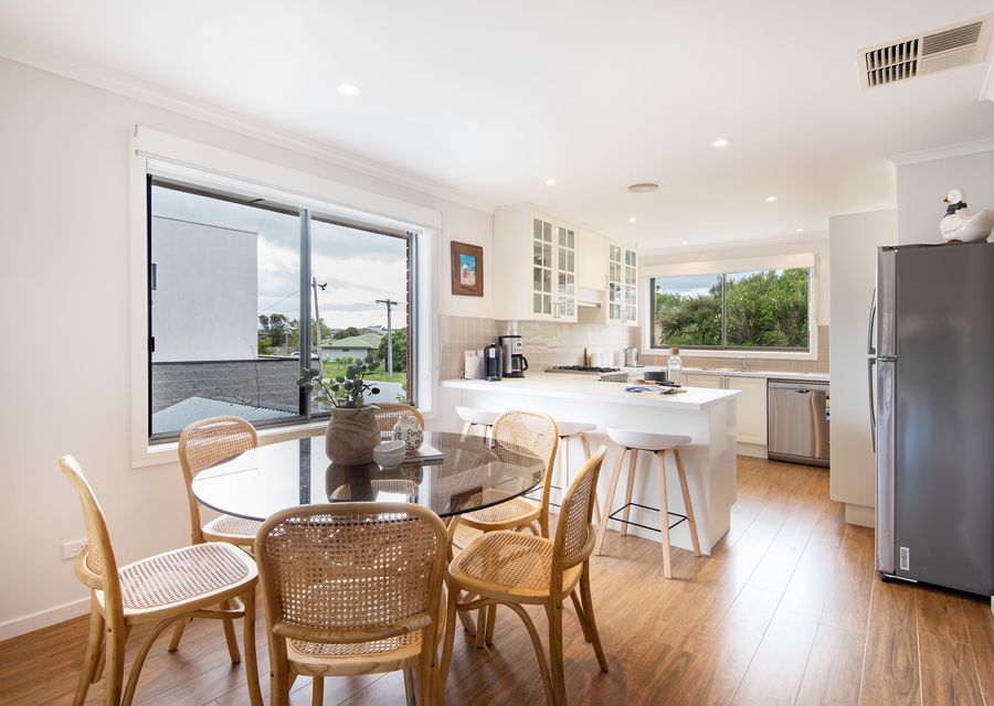 Dining for six people 