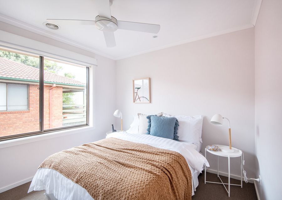 Upstairs bedroom with queen bed 