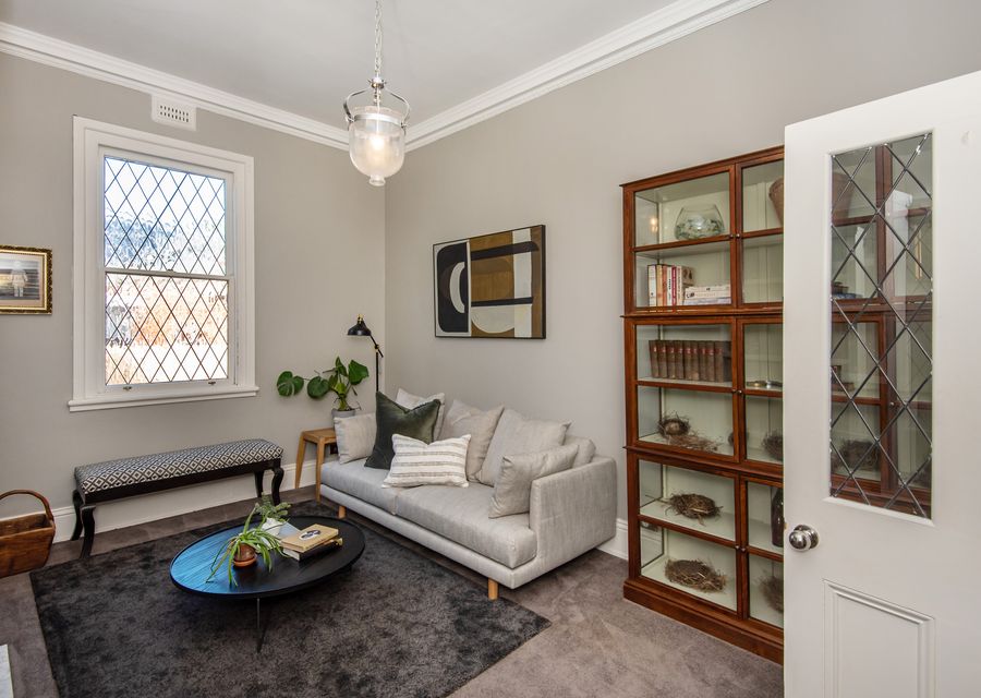 2nd living space with smart TV