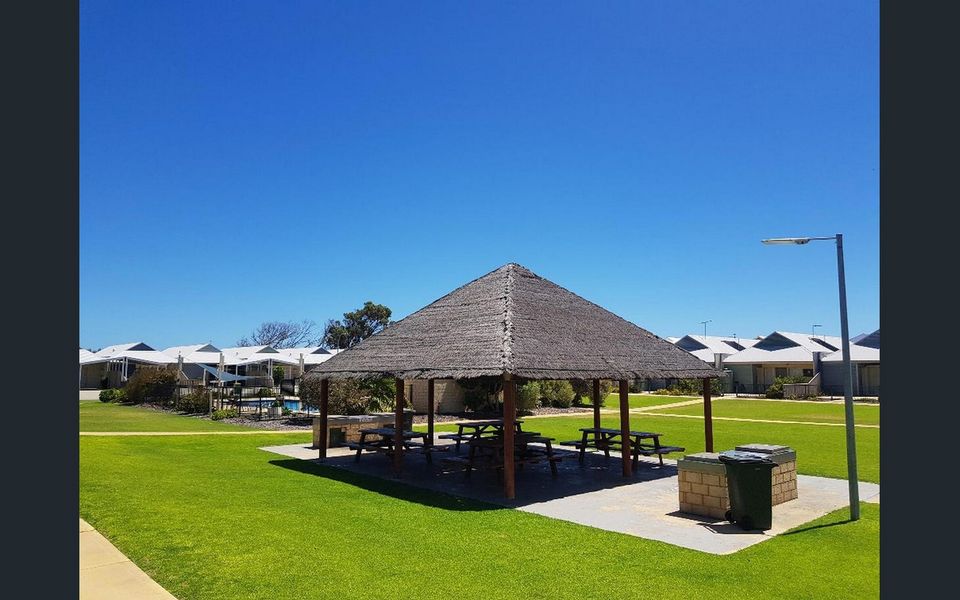 Little Bay – Unit 49 seafront estate