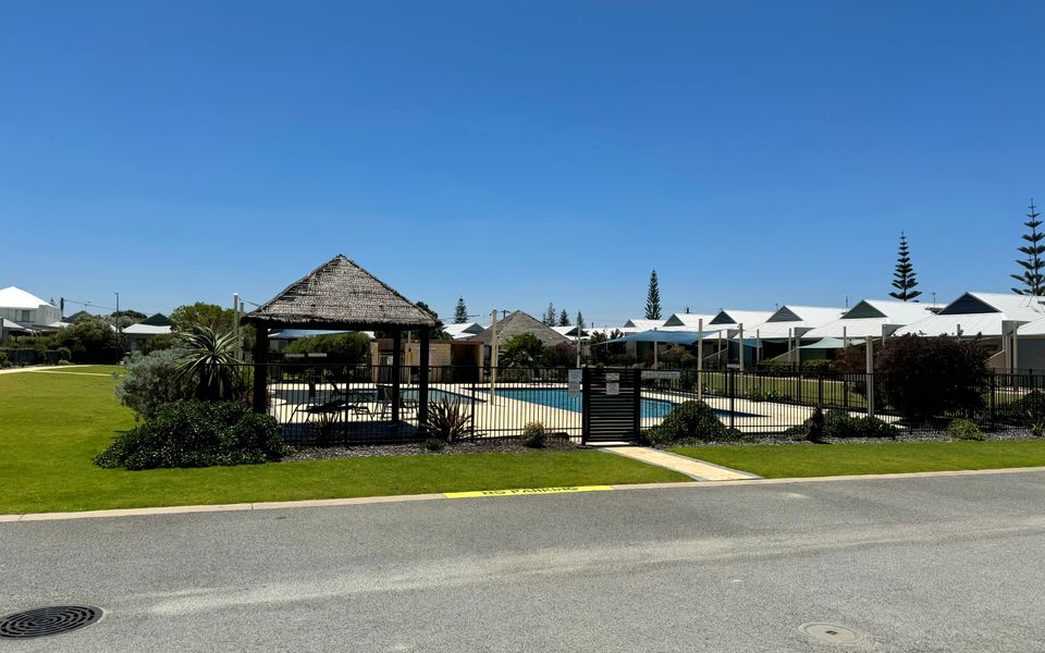 Oh Bouy – Unit 62 Seafront Estate