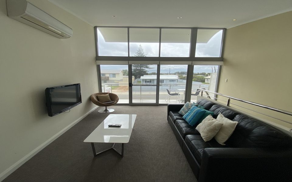 Waves at Jurien, Villa 3