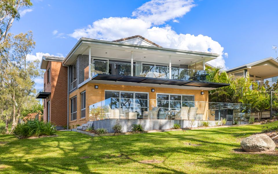 Exterior - Top Floor Apartment