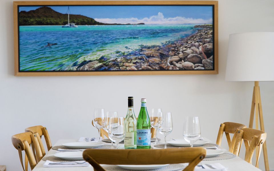 Ocean Breeze – Metres to Shoal Bay Beach
