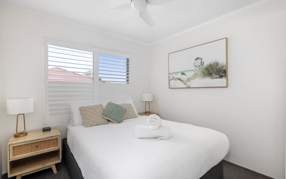 Ocean Breeze – Metres to Shoal Bay Beach