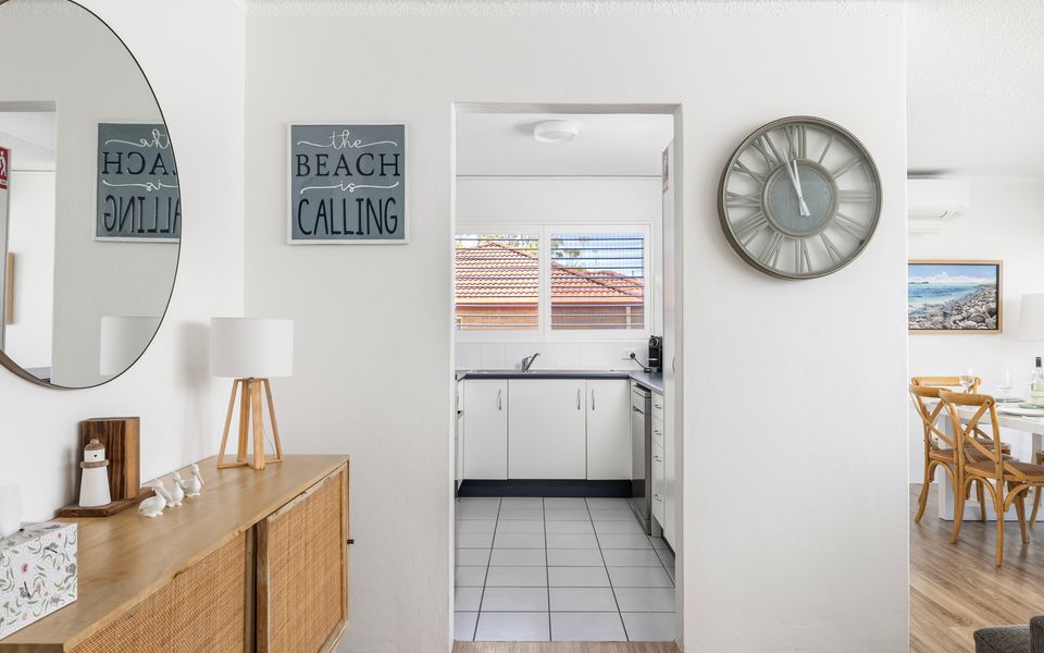 Ocean Breeze – Metres to Shoal Bay Beach