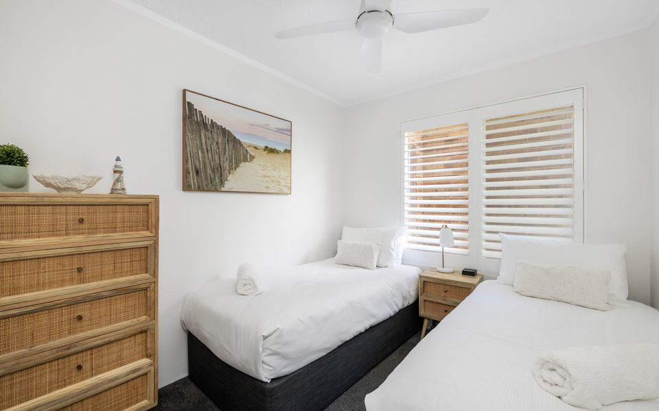 Ocean Breeze – Metres to Shoal Bay Beach