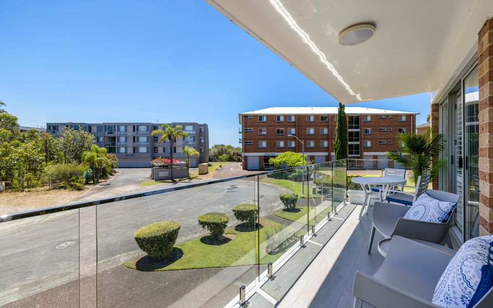 Ocean Breeze – Metres to Shoal Bay Beach