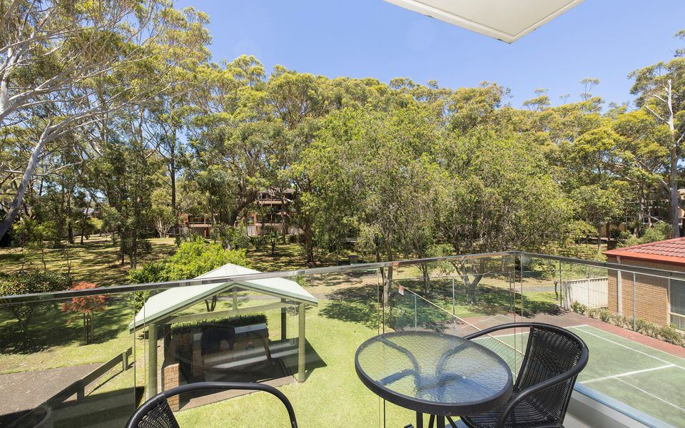 Ocean Breeze – Metres to Shoal Bay Beach