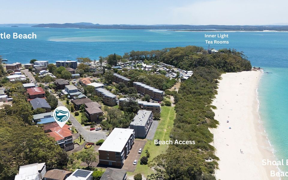 Ocean Breeze – Metres to Shoal Bay Beach