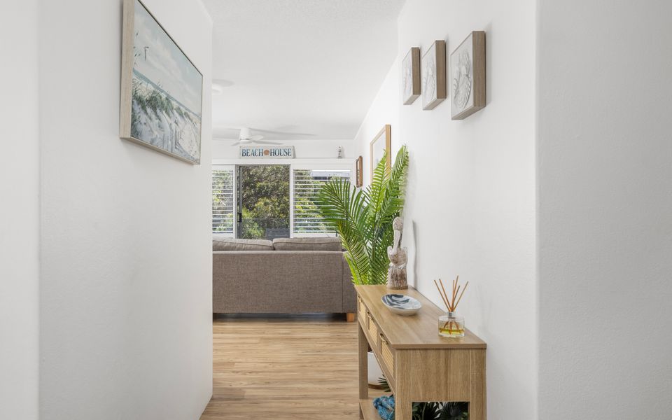 Ocean Breeze – Metres to Shoal Bay Beach