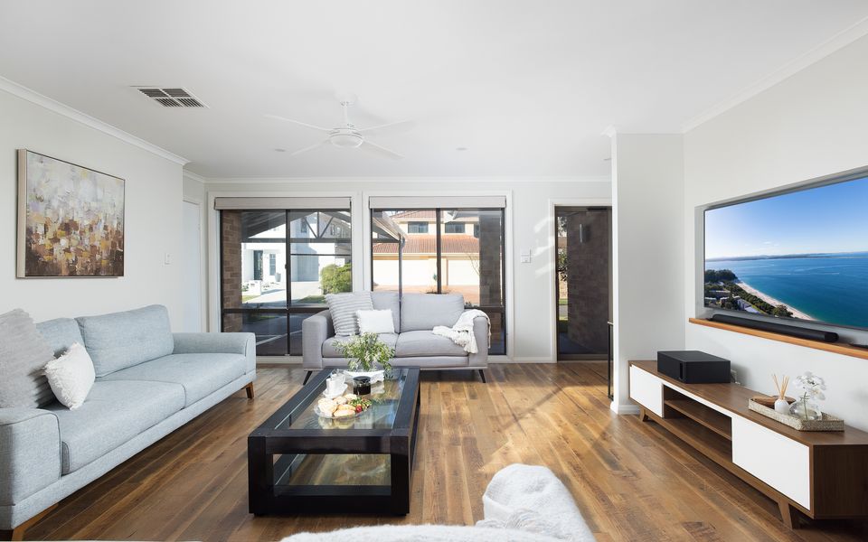 Chapeau Beach House- Walk to the beach