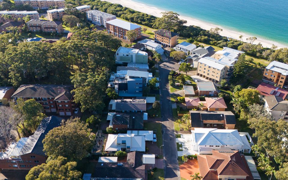 Chapeau Beach House- Walk to the beach