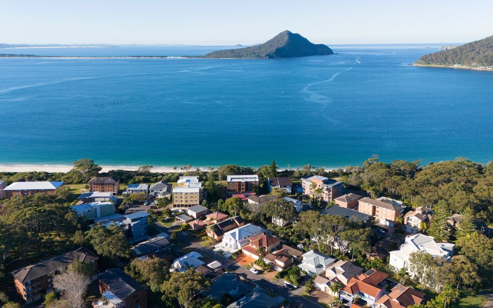 Chapeau Beach House- Walk to the beach