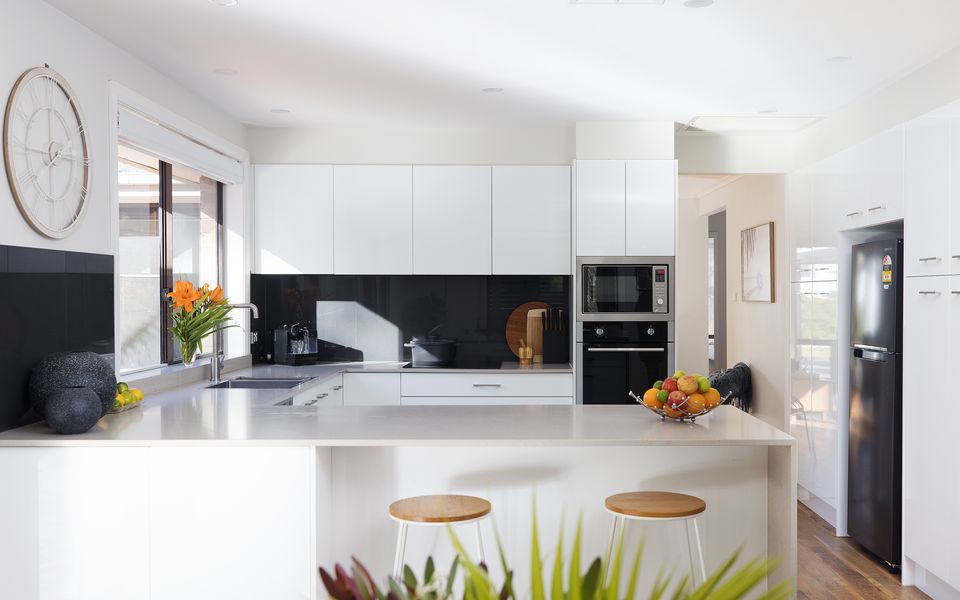 Chapeau Beach House- Walk to the beach