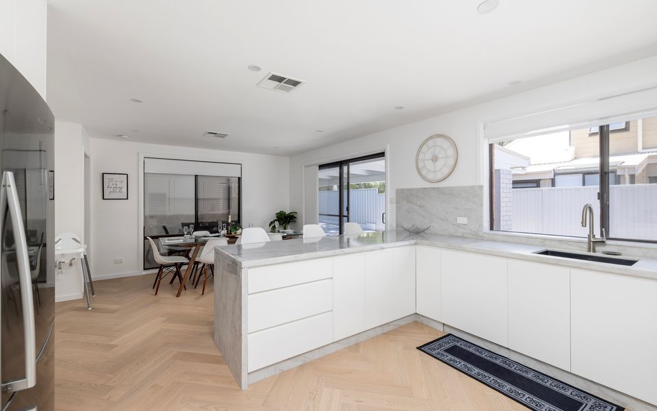 Chapeau Beach House- Walk to the beach