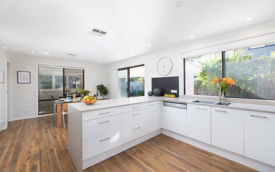 Chapeau Beach House- Walk to the beach