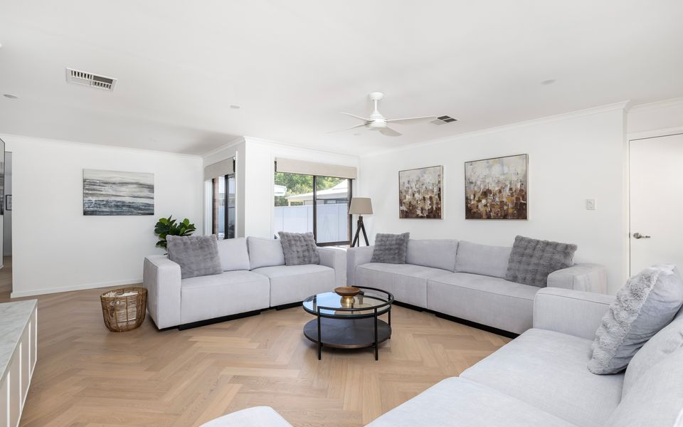 Chapeau Beach House- Walk to the beach