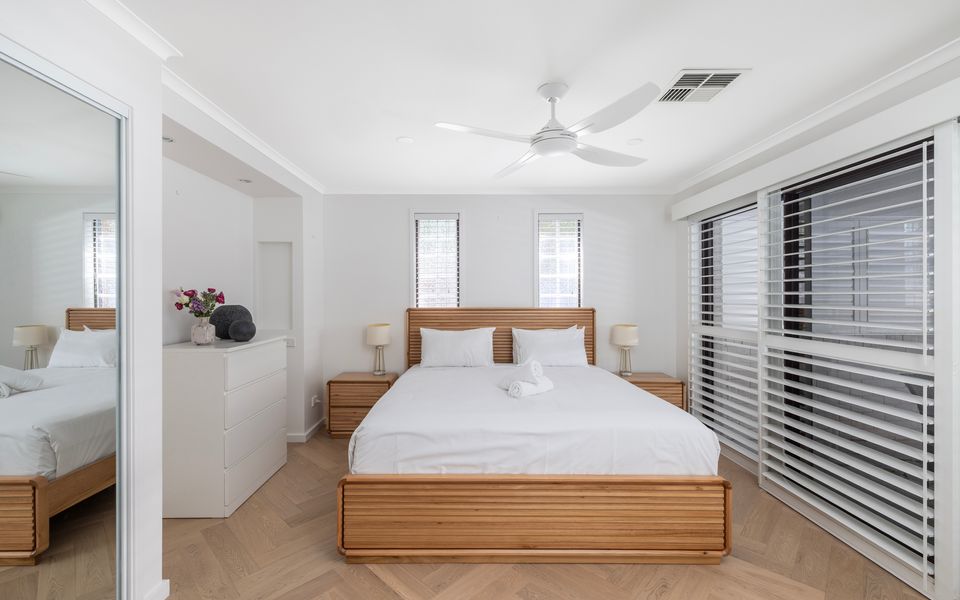 Chapeau Beach House- Walk to the beach