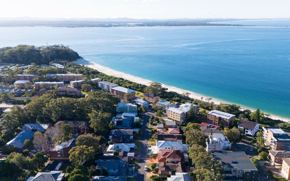 Chapeau Beach House- Walk to the beach