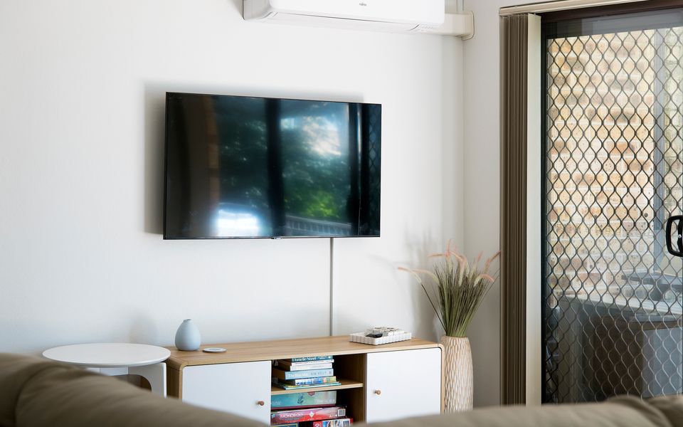 ‘Bay Parklands’ Close to Waters Edge