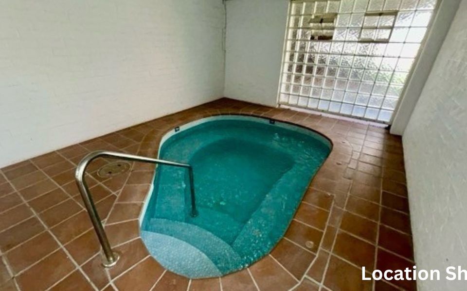 ‘Bay Parklands’ Close to Waters Edge