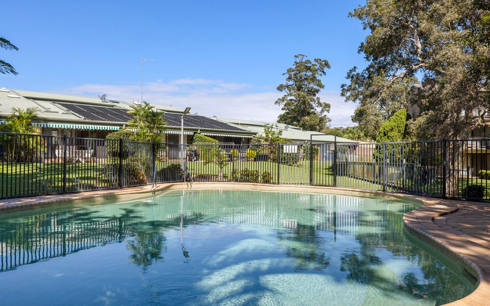 ‘Bay Parklands’ Close to Waters Edge