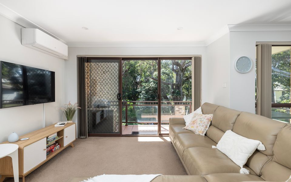 ‘Bay Parklands’ Close to Waters Edge