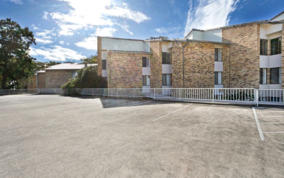 ‘Bay Parklands’ Close to Waters Edge