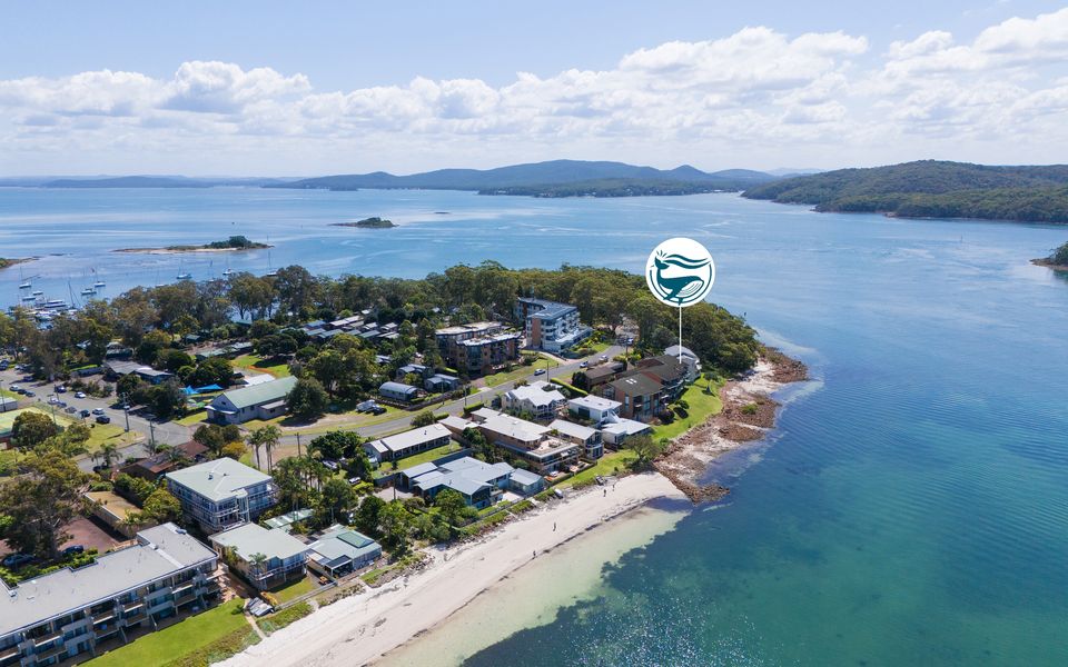 Lanimer ONE – Beautiful Waterfront Property