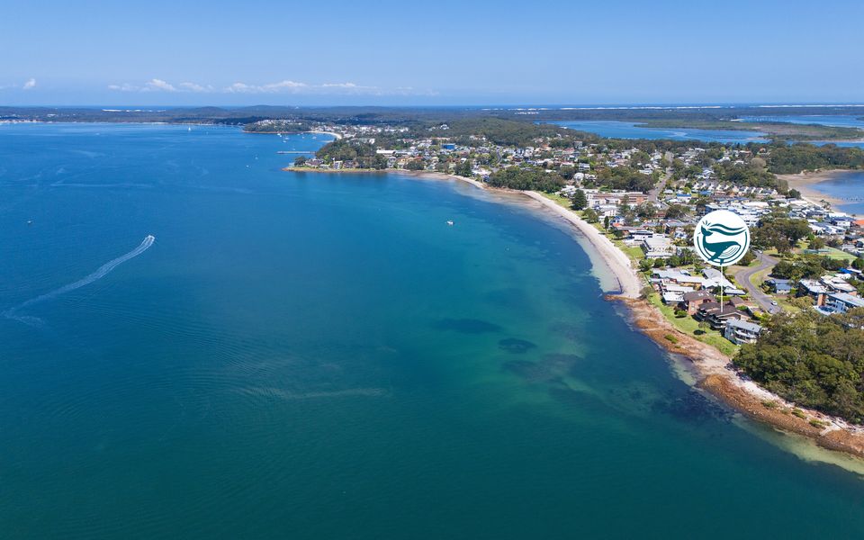 Lanimer ONE – Beautiful Waterfront Property