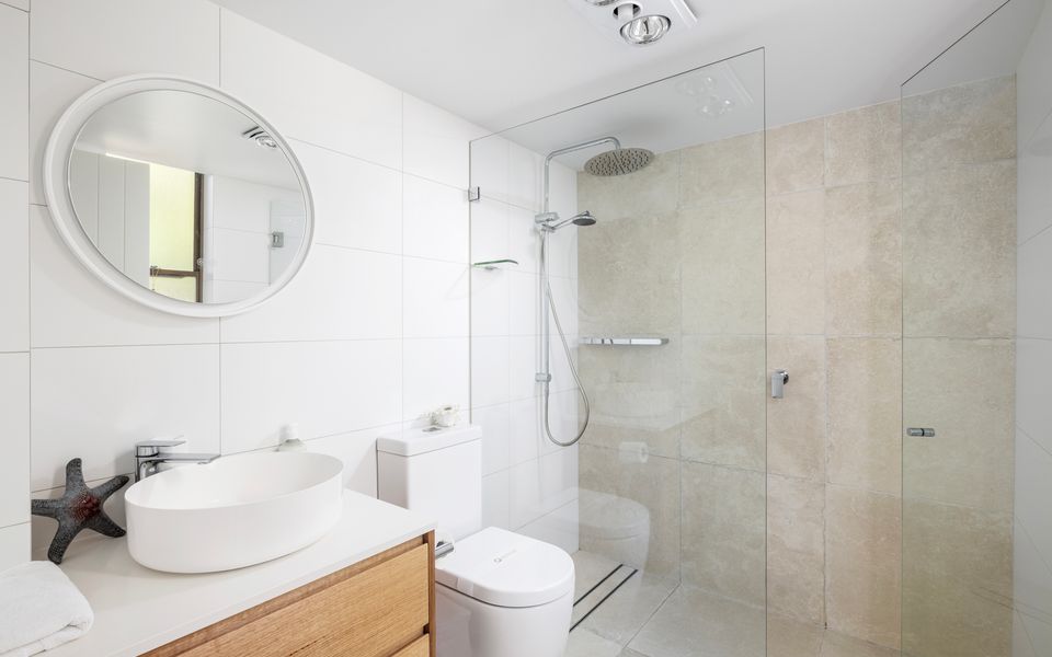 Main bedroom ensuite