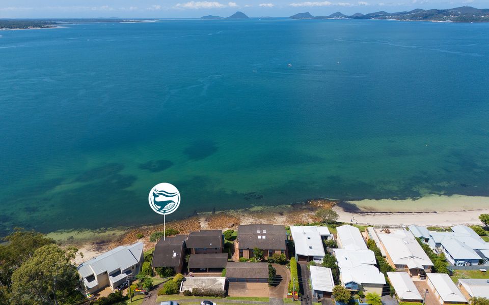 Lanimer ONE – Beautiful Waterfront Property