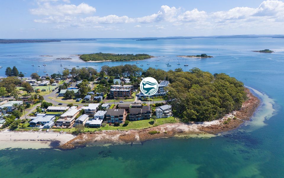 Lanimer ONE – Beautiful Waterfront Property