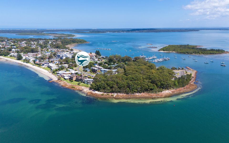 Lanimer ONE – Beautiful Waterfront Property