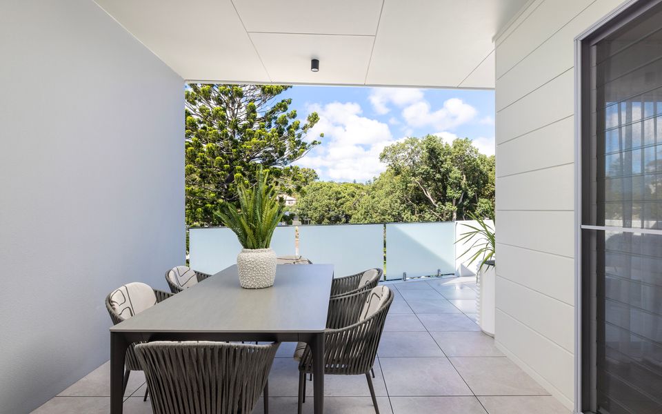 Undercover- outdoor dining