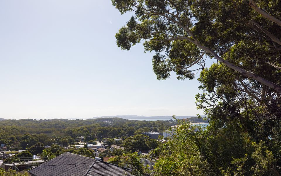 Area view to Shoal Bay Beach