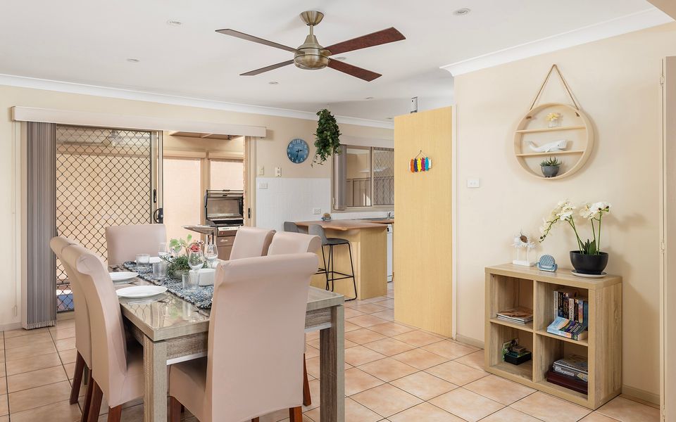 Shoal Bay Townhouse with Spa