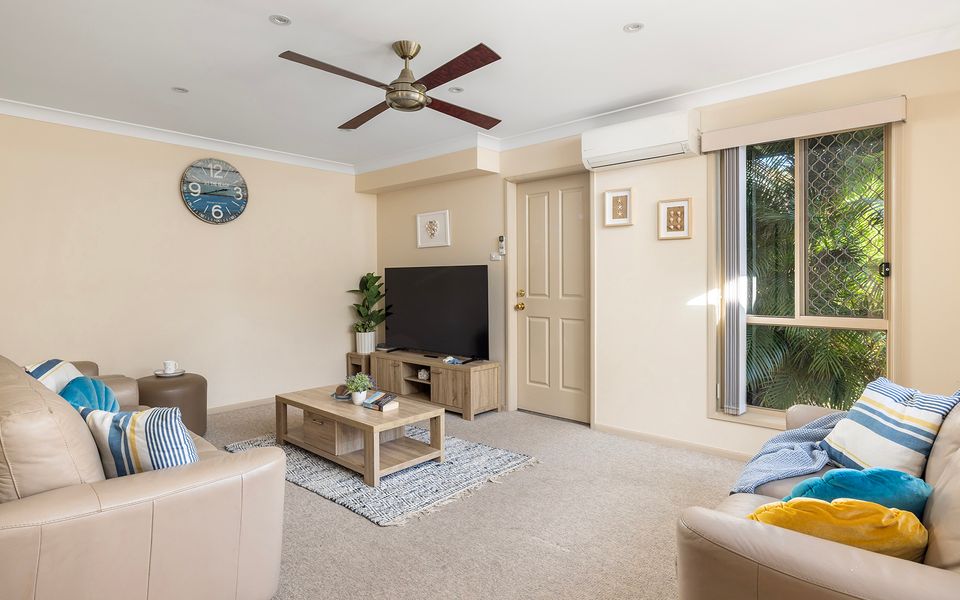 Shoal Bay Townhouse with Spa