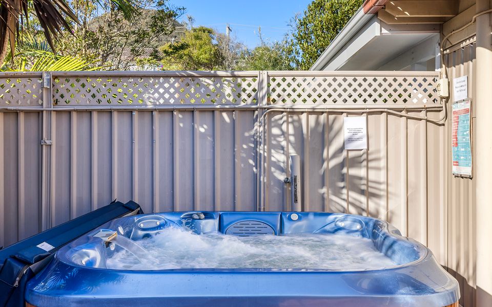 Shoal Bay Townhouse with Spa