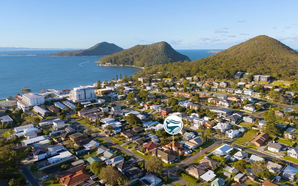 Shoal Bay Townhouse with Spa