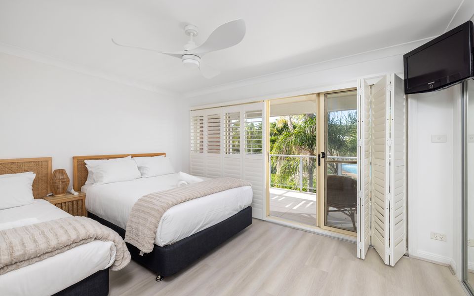 Oaks Pacific Blue Port Stephens. Apartment overlooking the Pool